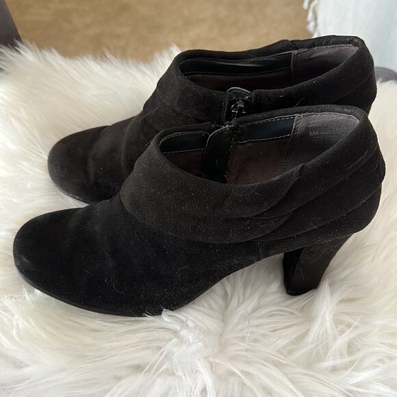 Aerosoles | Role Player Faux Suede Booties Size 8 - Picture 2 of 10